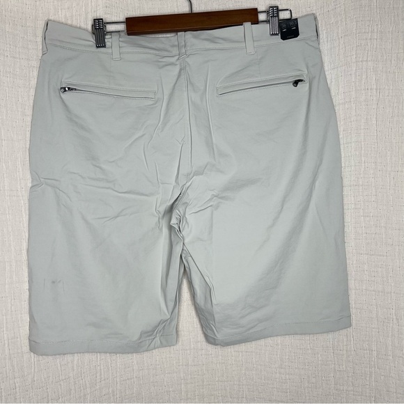 J. Crew 10.5" tech short in Khaki Gray H9326 waist 36 - Picture 5 of 5